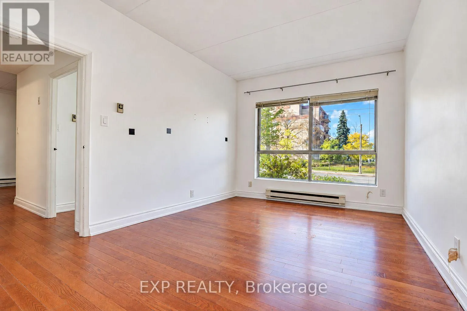104 - 249 MAJOR MACKENZIE DRIVE E