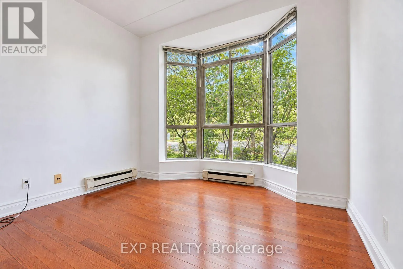 104 - 249 MAJOR MACKENZIE DRIVE E