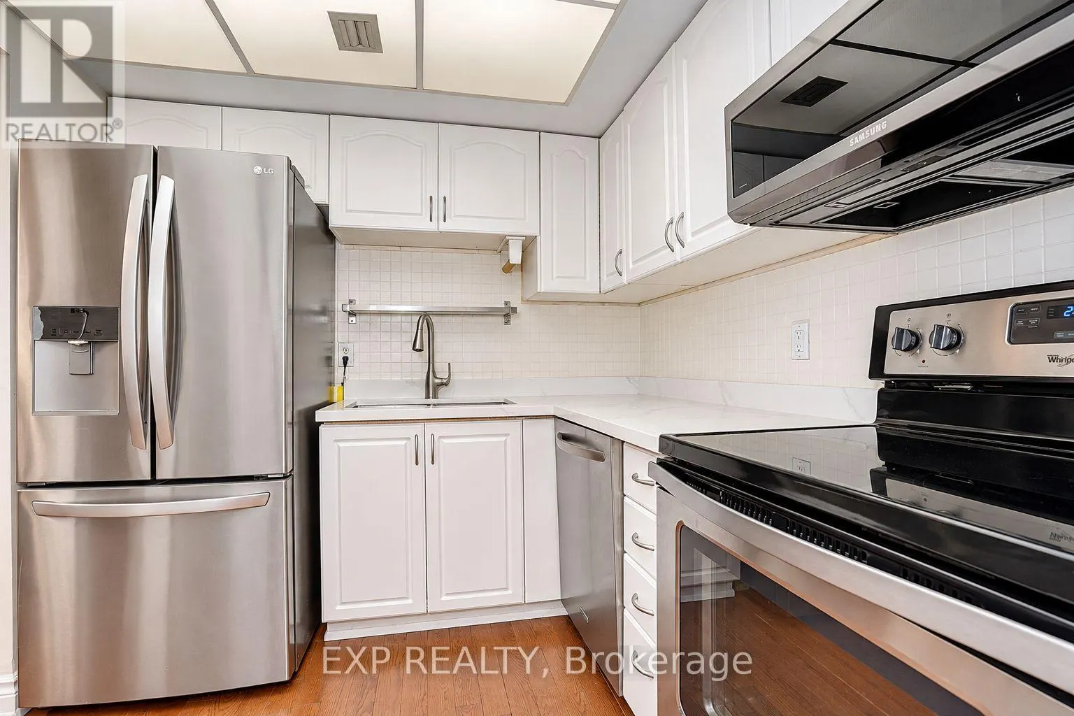 104 - 249 MAJOR MACKENZIE DRIVE E
