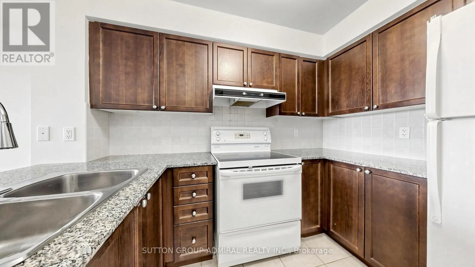 806 - 7 NORTH PARK ROAD