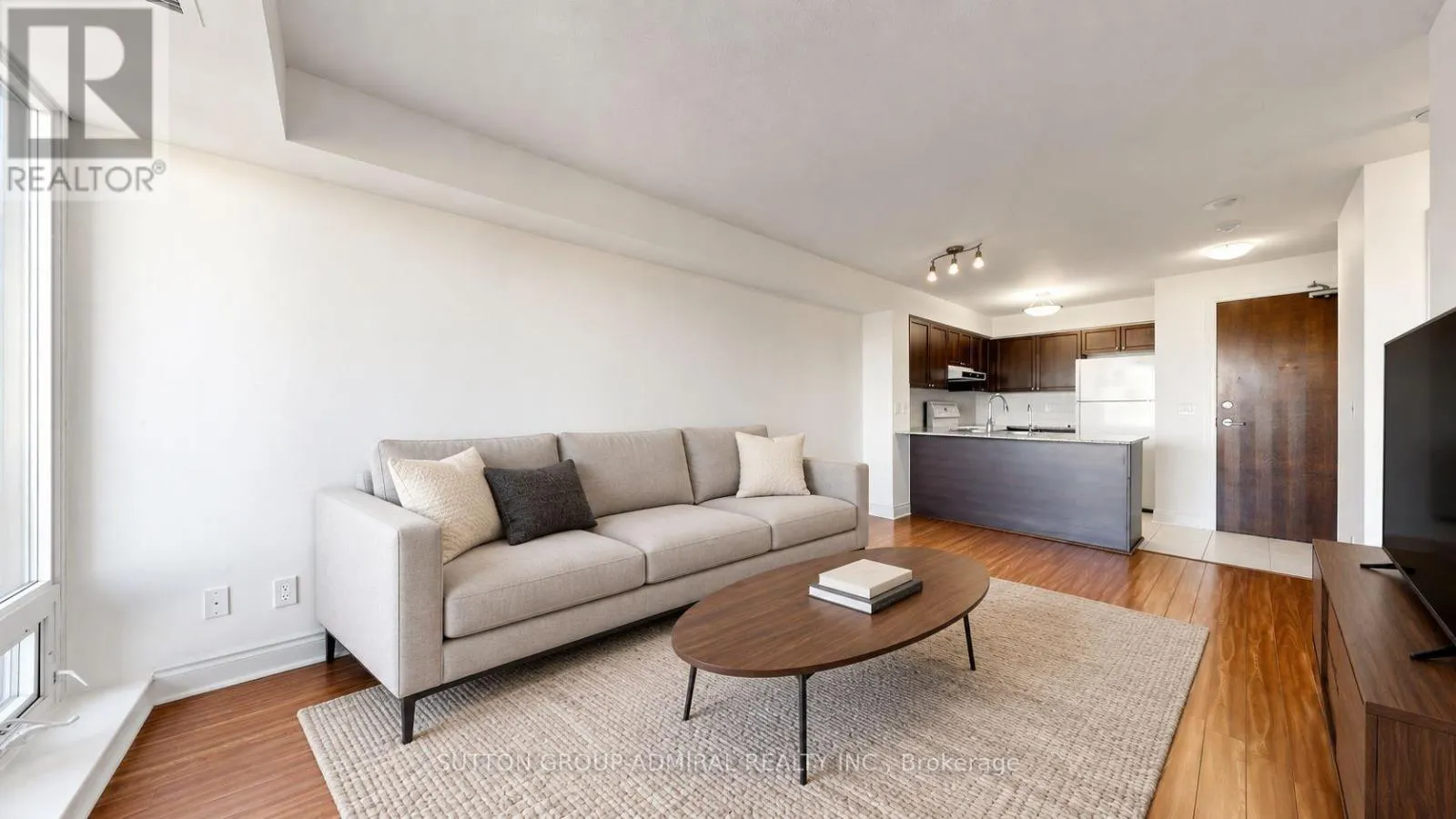 806 - 7 NORTH PARK ROAD