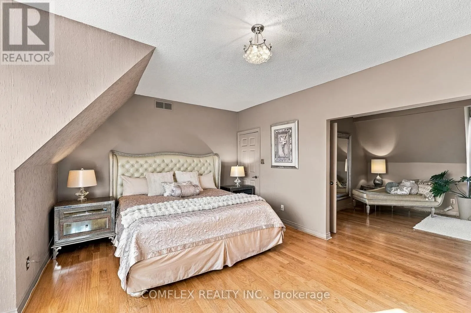 23 FORFARDALE ROAD