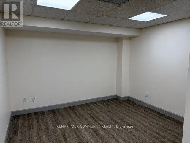 100 E - 107 HOLLAND STREET E