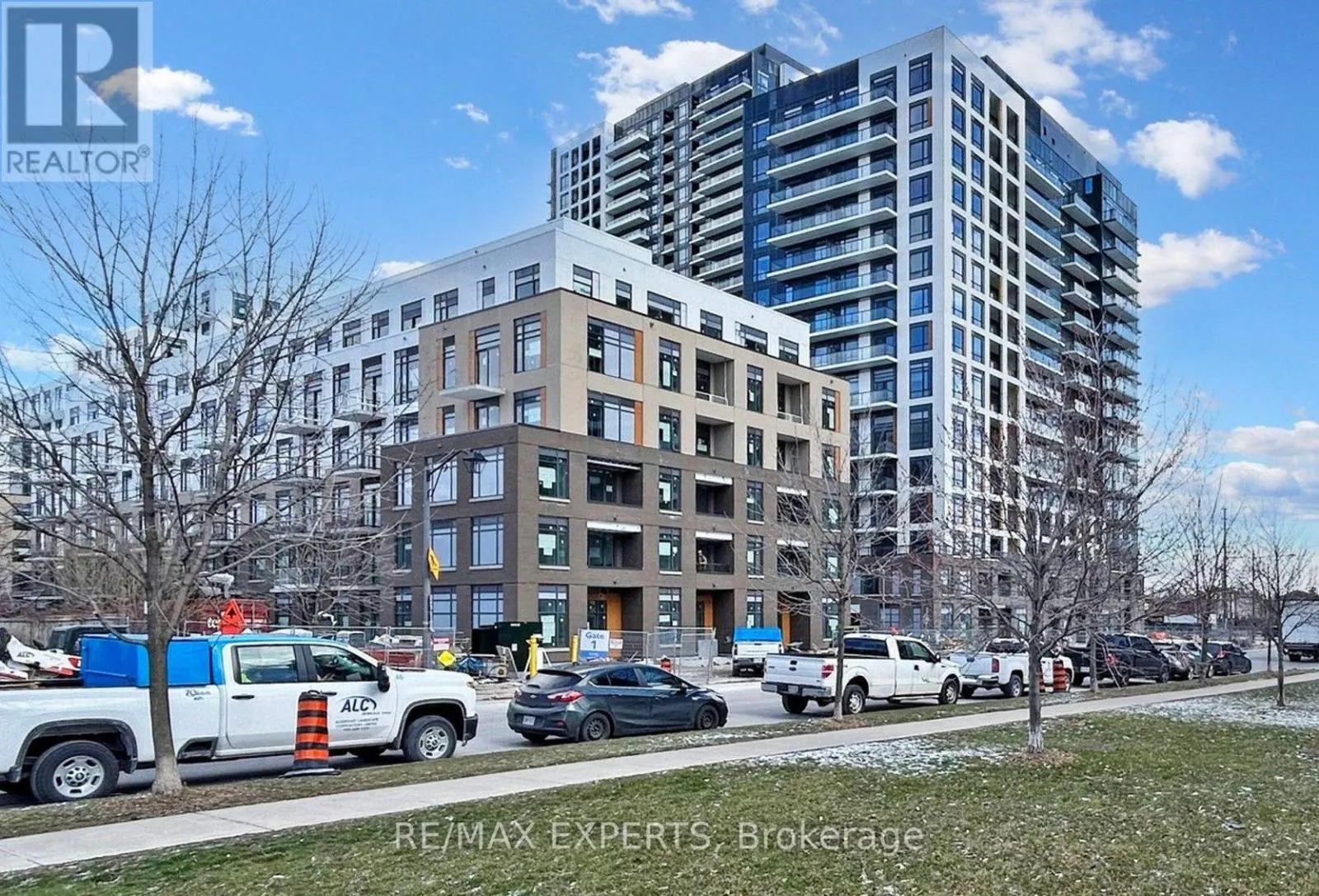 B-808 - 7950 BATHURST STREET