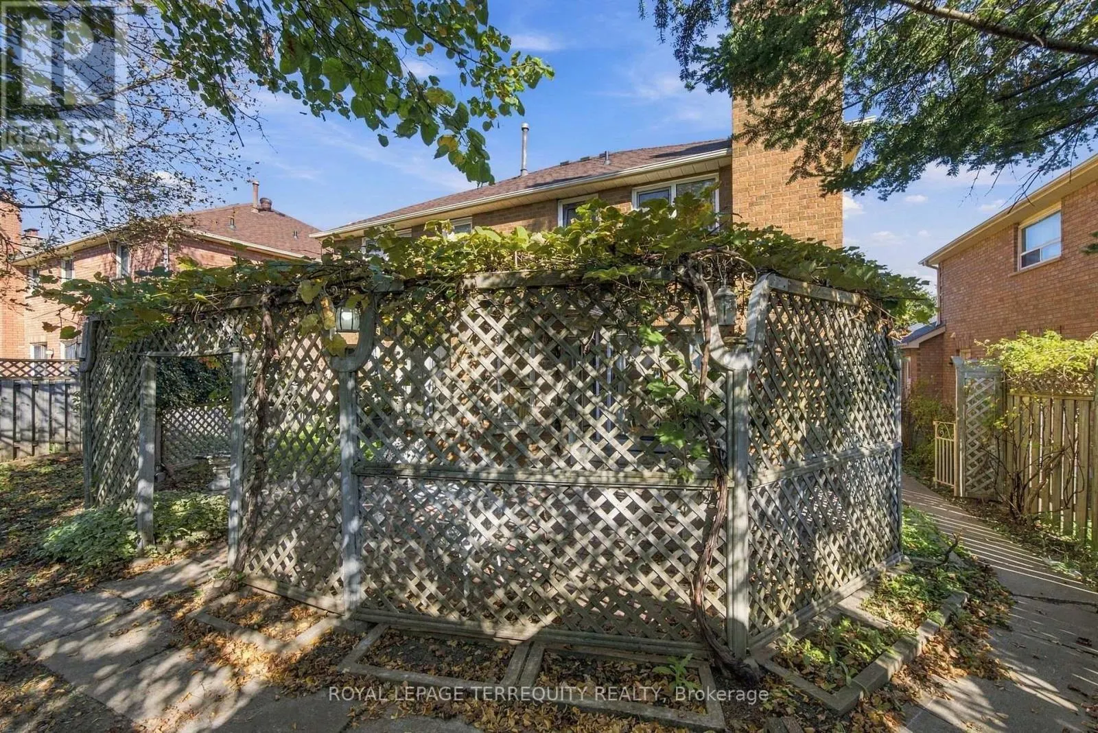 8 MALLORY AVENUE