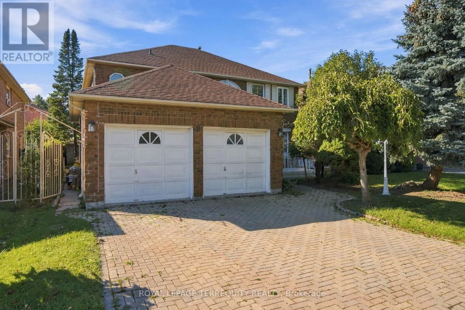 8 MALLORY AVENUE