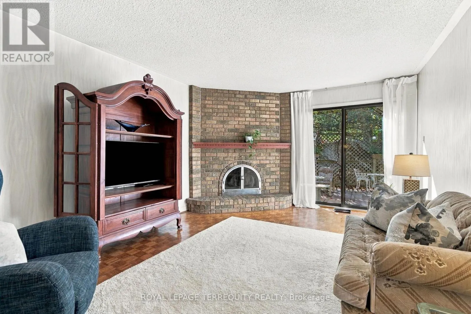 8 MALLORY AVENUE