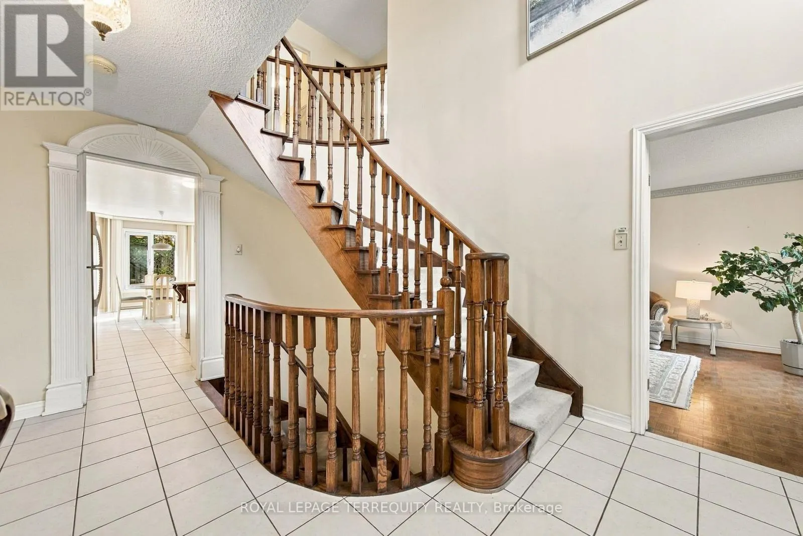 8 MALLORY AVENUE