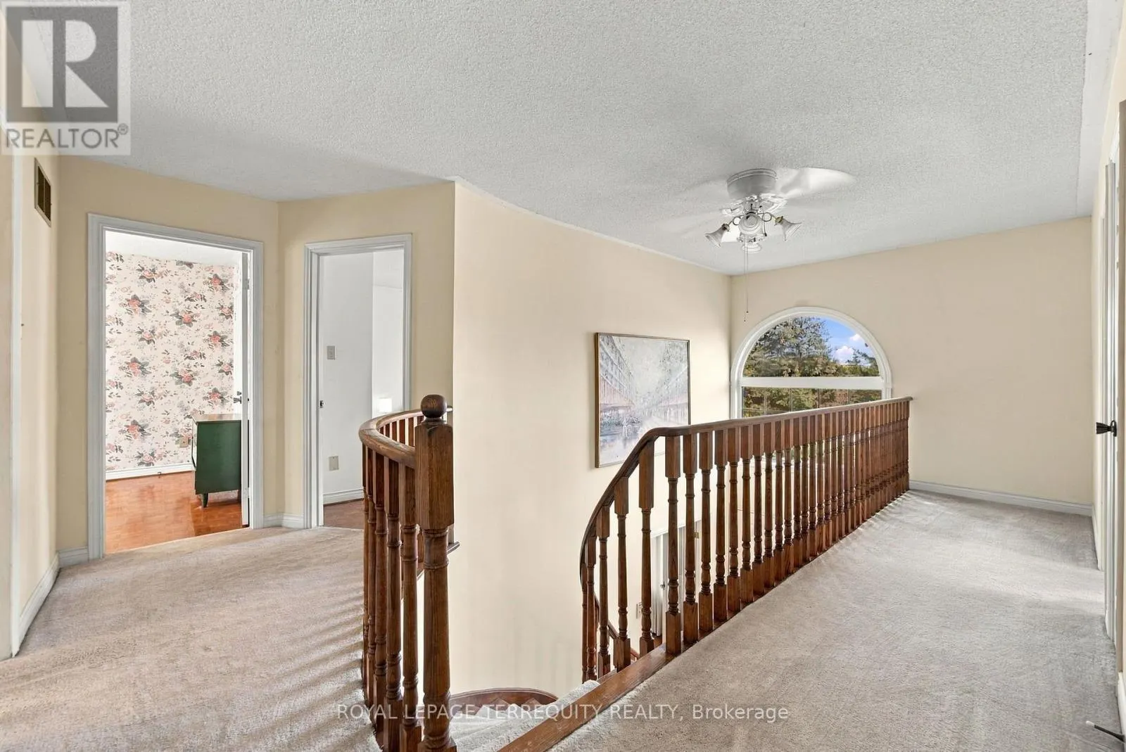 8 MALLORY AVENUE