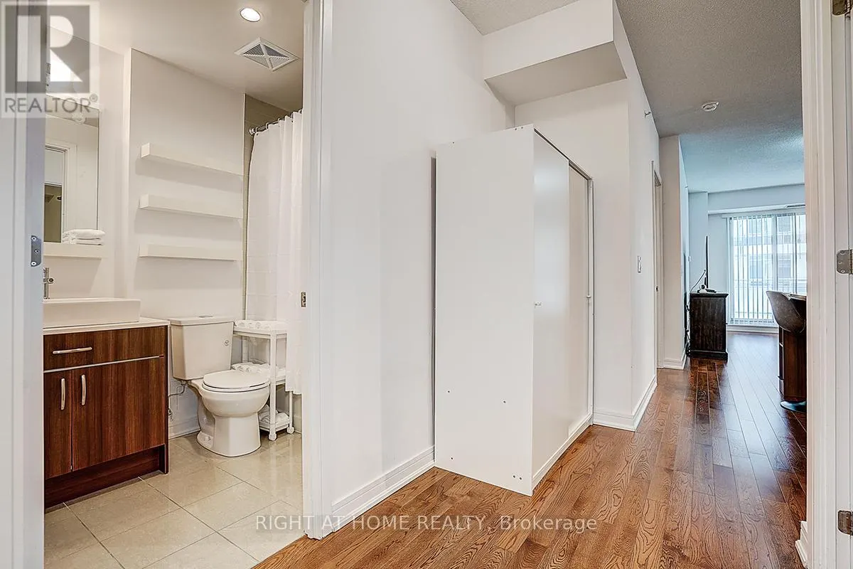 205 - 9201 YONGE STREET
