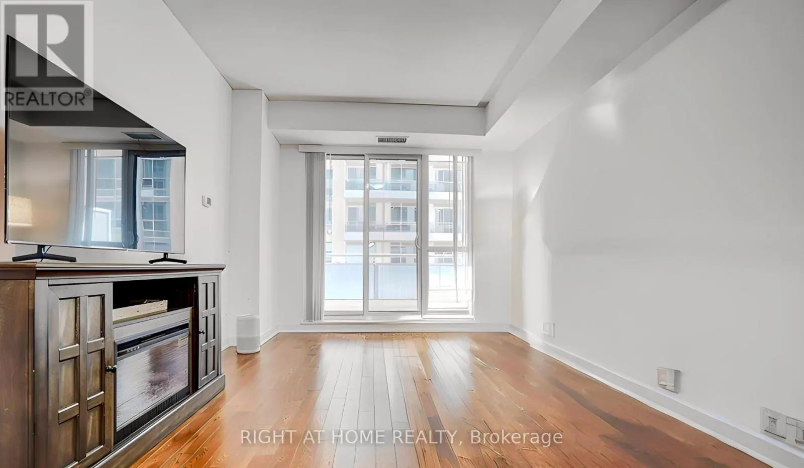205 - 9201 YONGE STREET