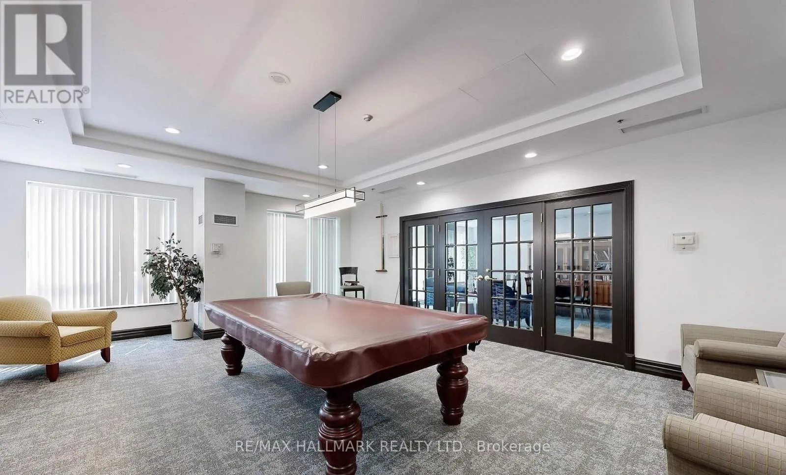 215 - 3 ELLESMERE STREET