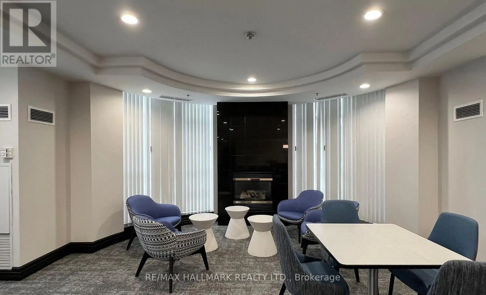 215 - 3 ELLESMERE STREET