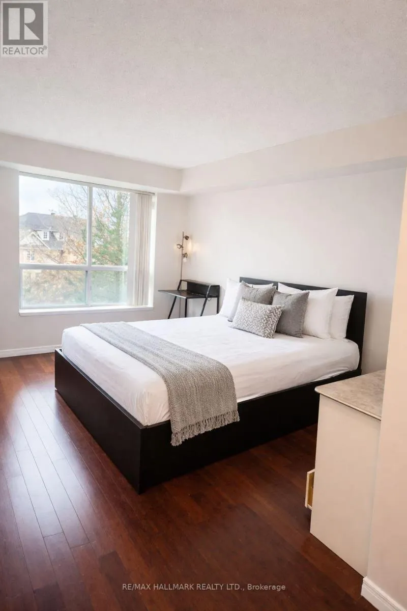 215 - 3 ELLESMERE STREET