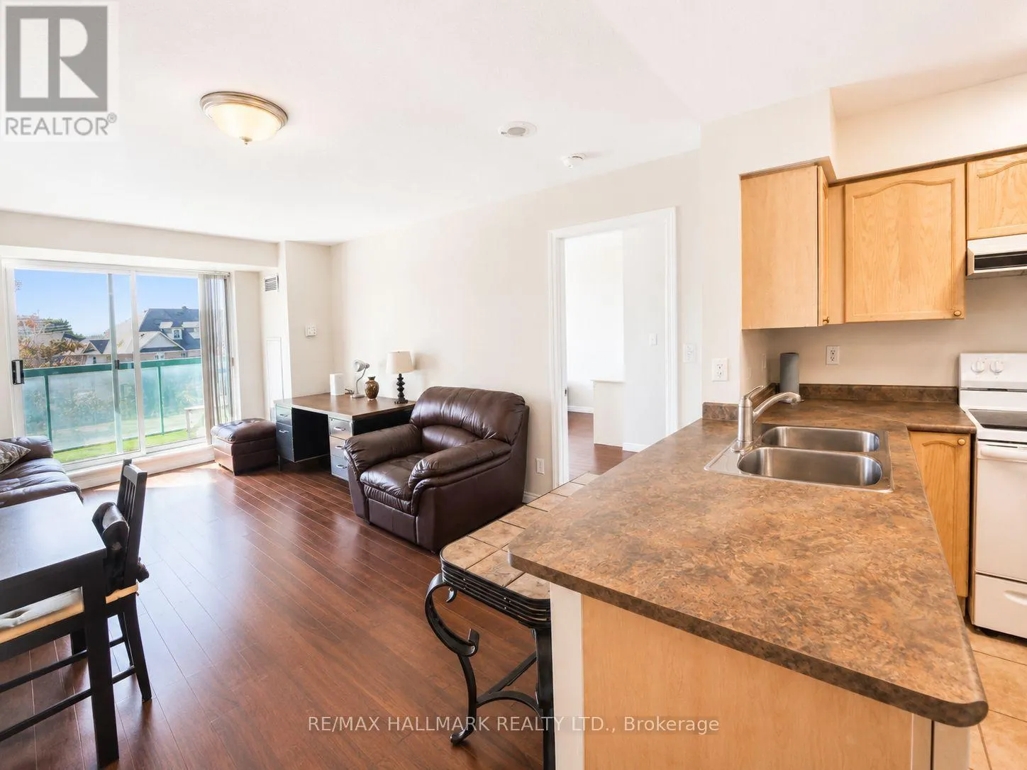 215 - 3 ELLESMERE STREET