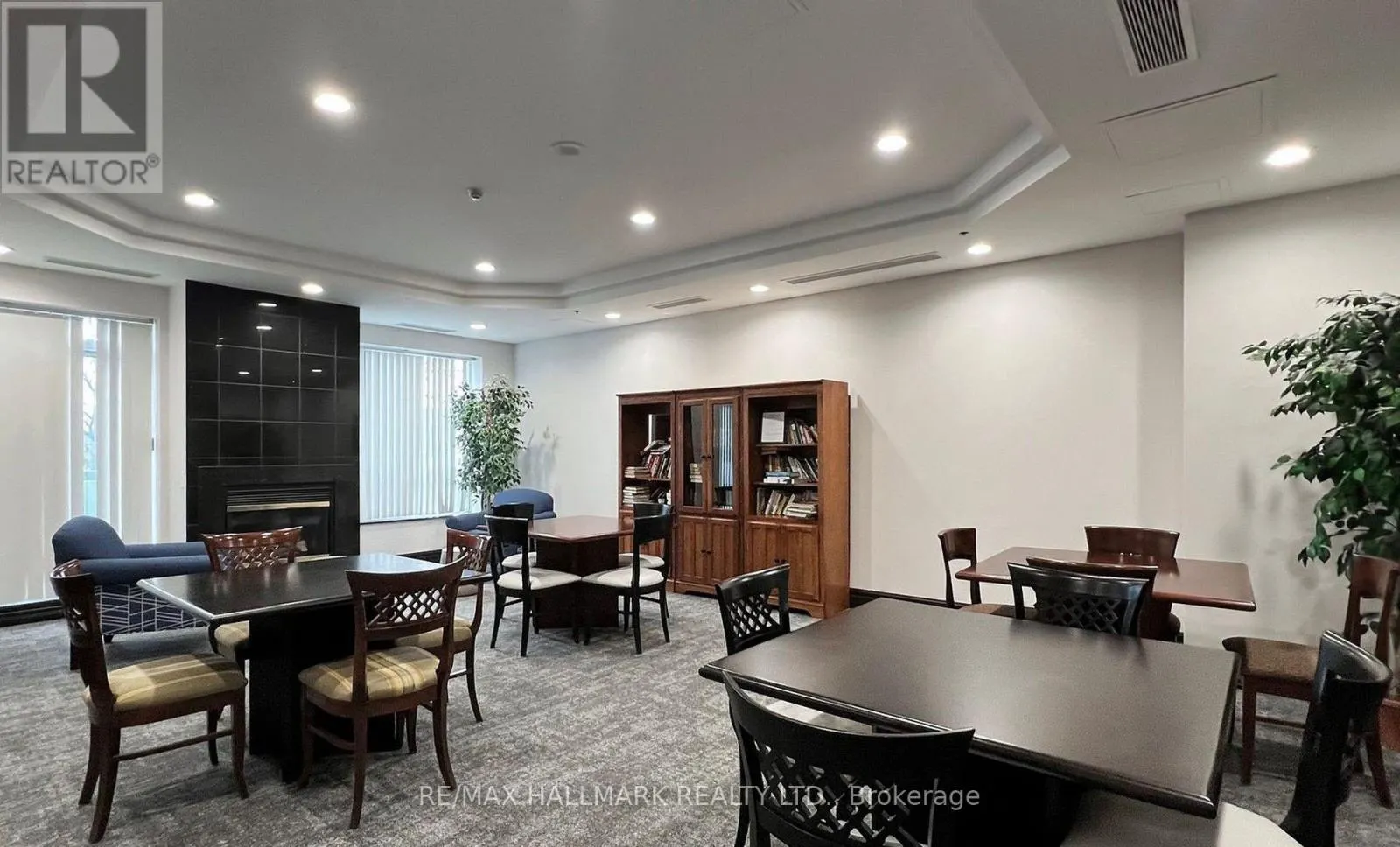 215 - 3 ELLESMERE STREET