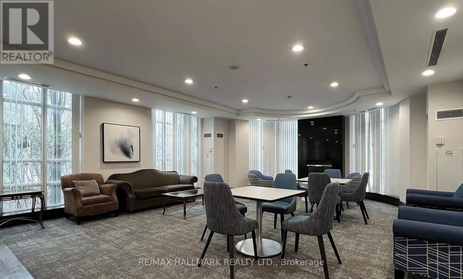 215 - 3 ELLESMERE STREET