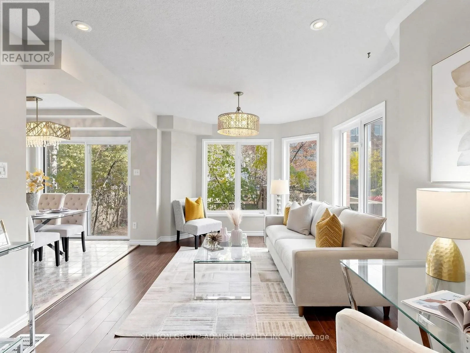 154 - 18 CLARK AVENUE W