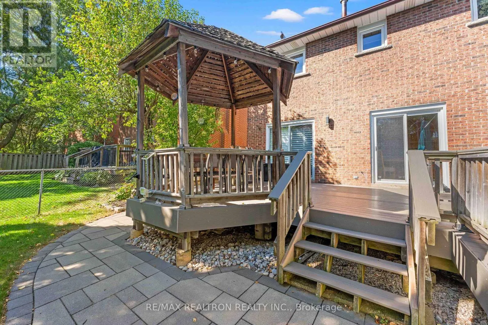 5 CHARNWOOD PLACE