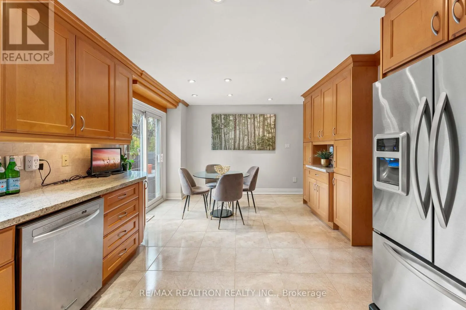 5 CHARNWOOD PLACE
