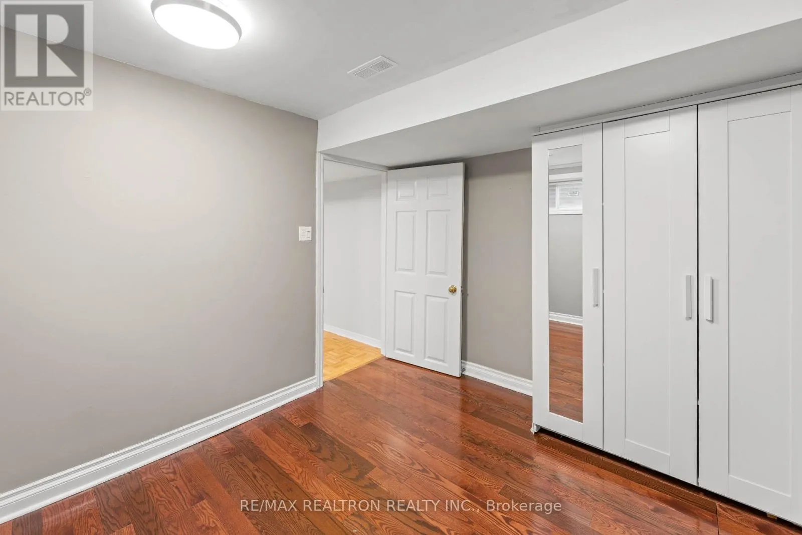 5 CHARNWOOD PLACE