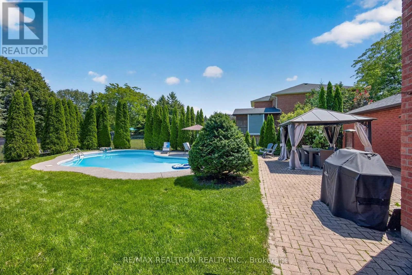 47 MAPLE WAY