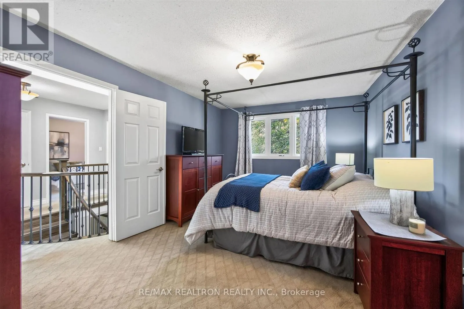 47 MAPLE WAY