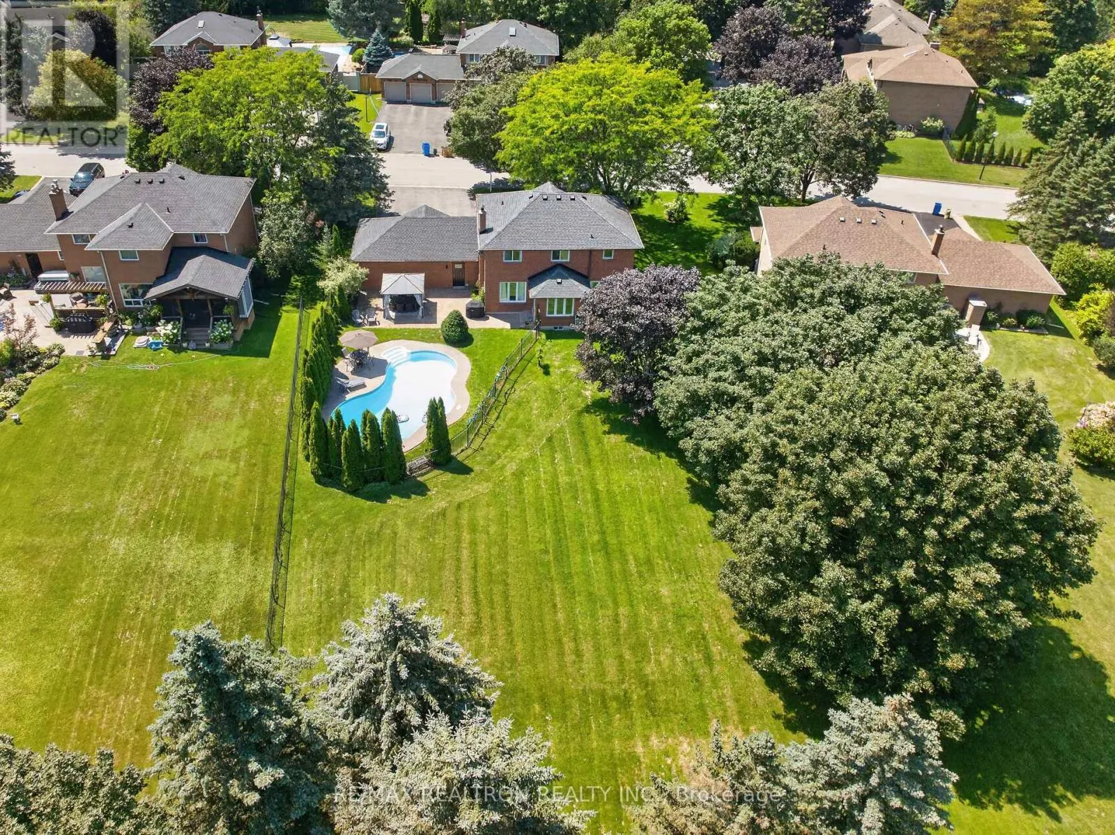 47 MAPLE WAY
