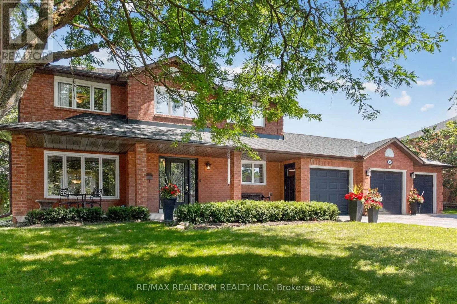 47 MAPLE WAY