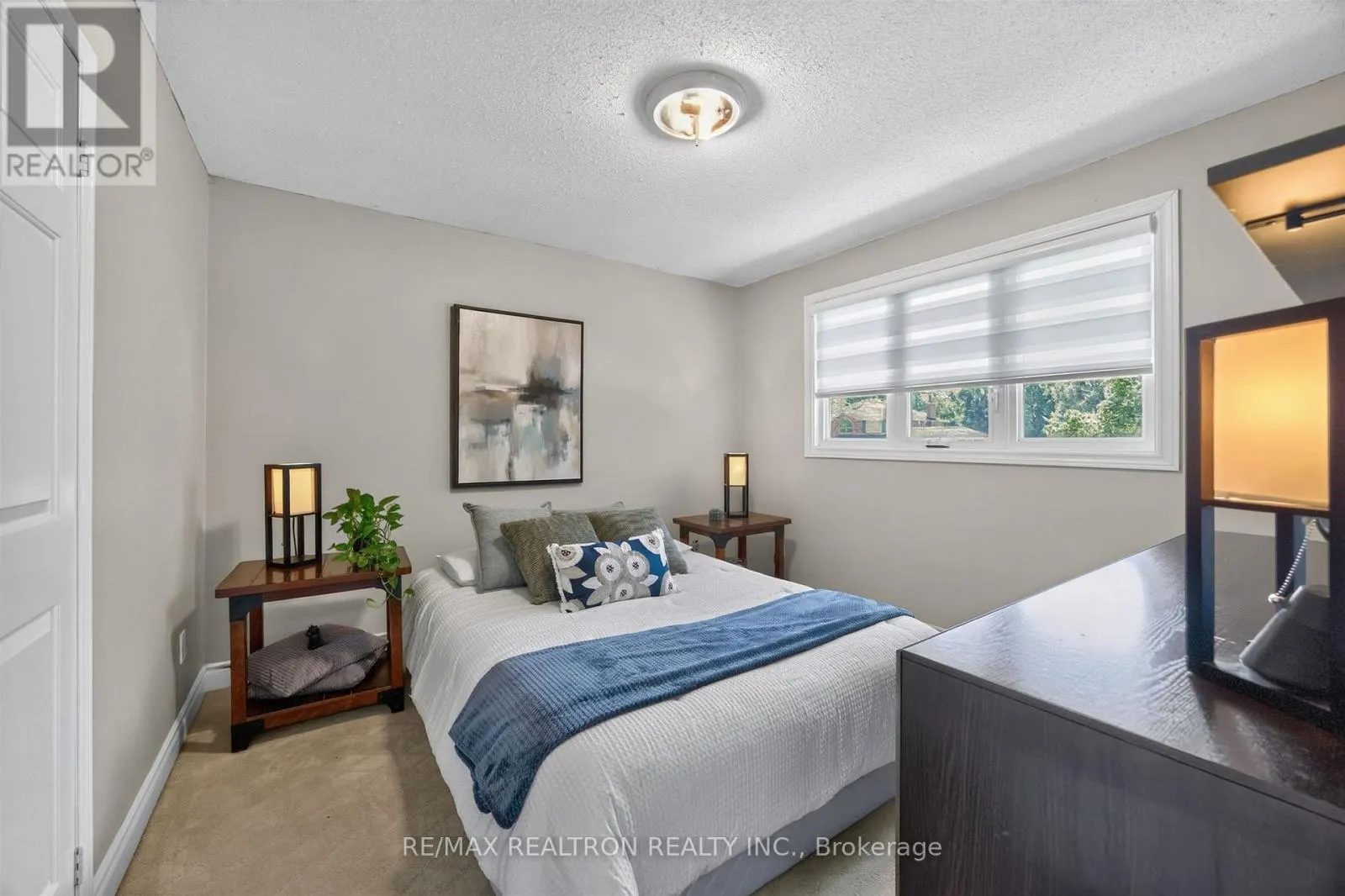 47 MAPLE WAY