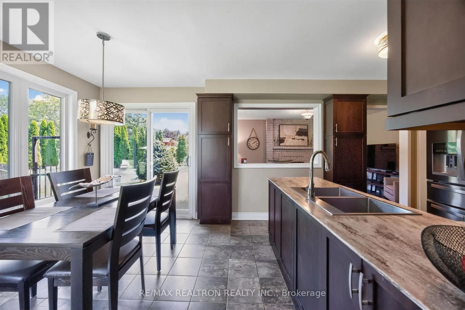 47 MAPLE WAY