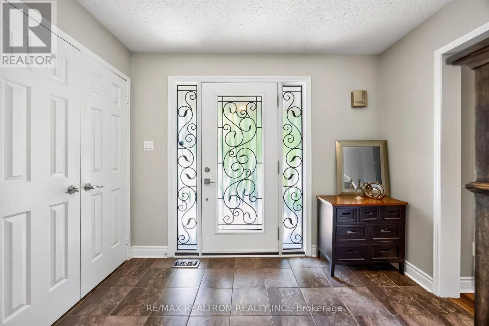 47 MAPLE WAY