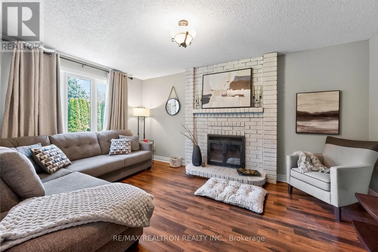 47 MAPLE WAY