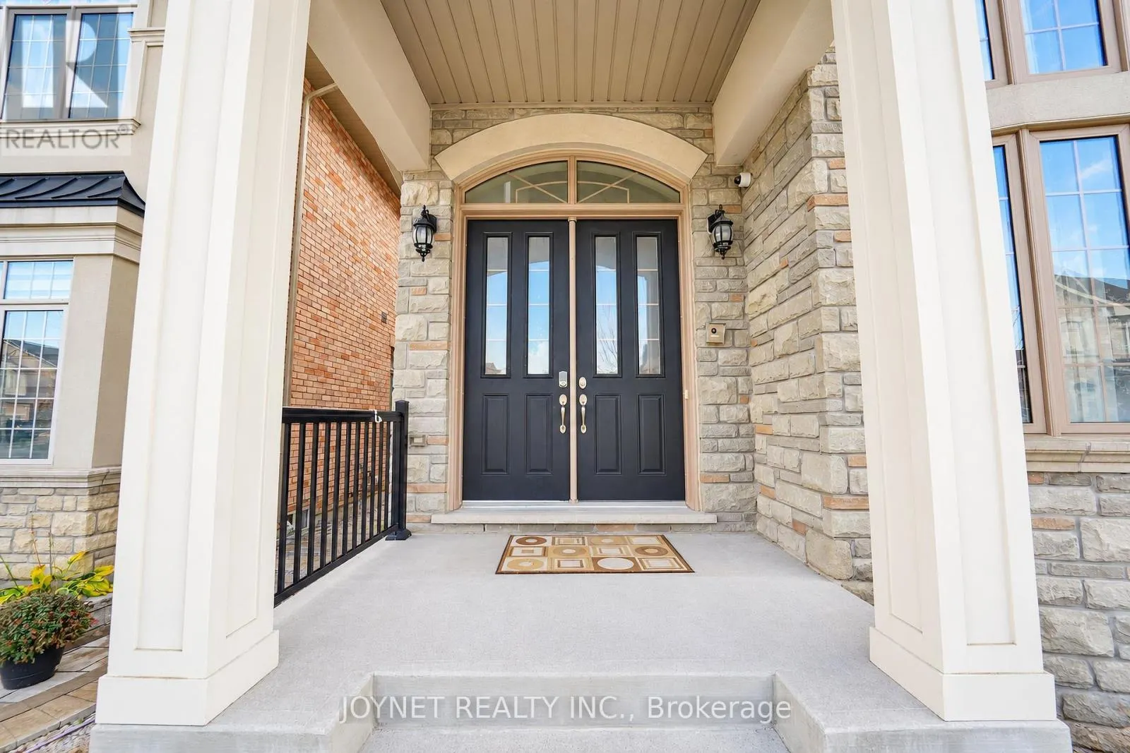 11 MORAINE HILL DRIVE