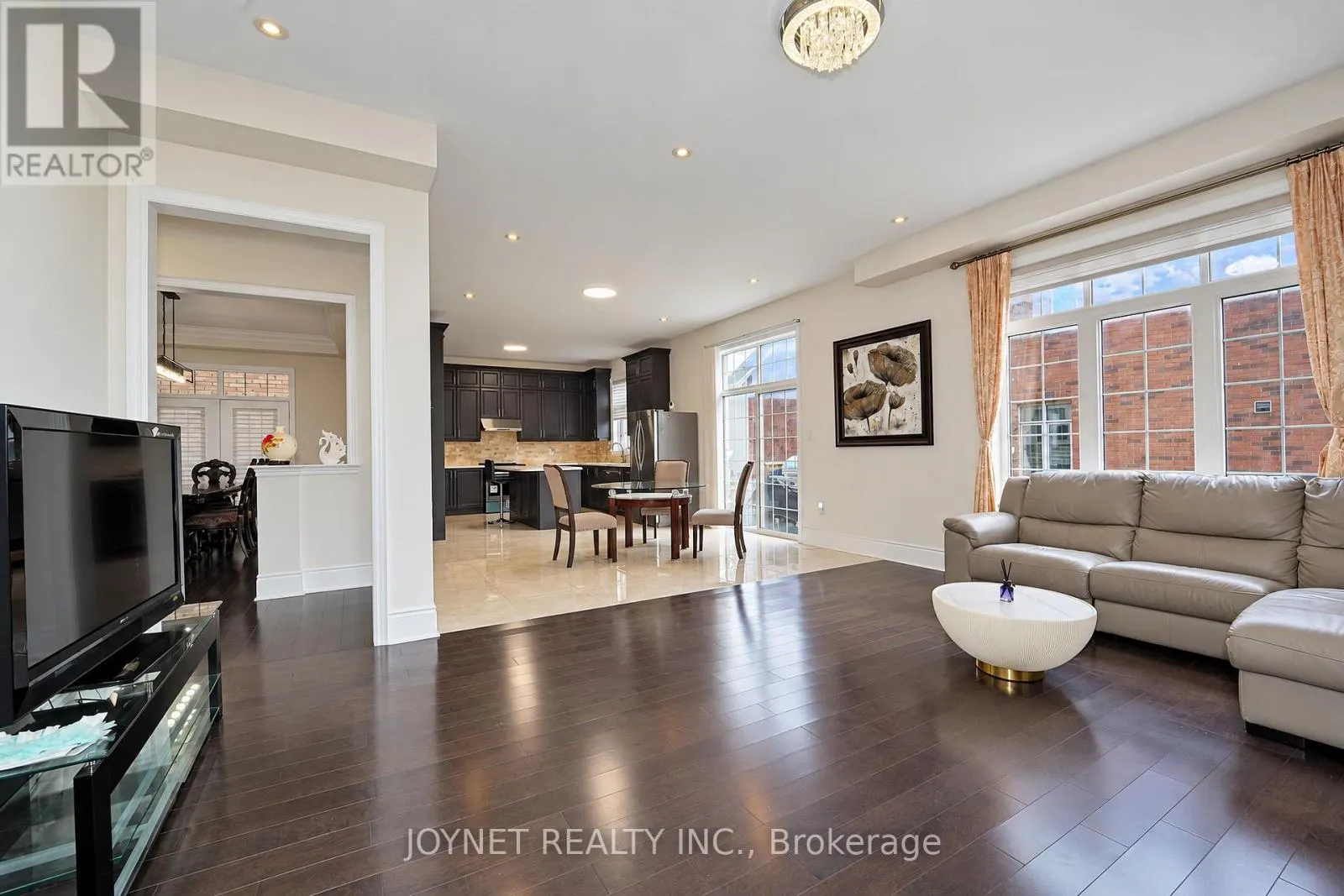 11 MORAINE HILL DRIVE