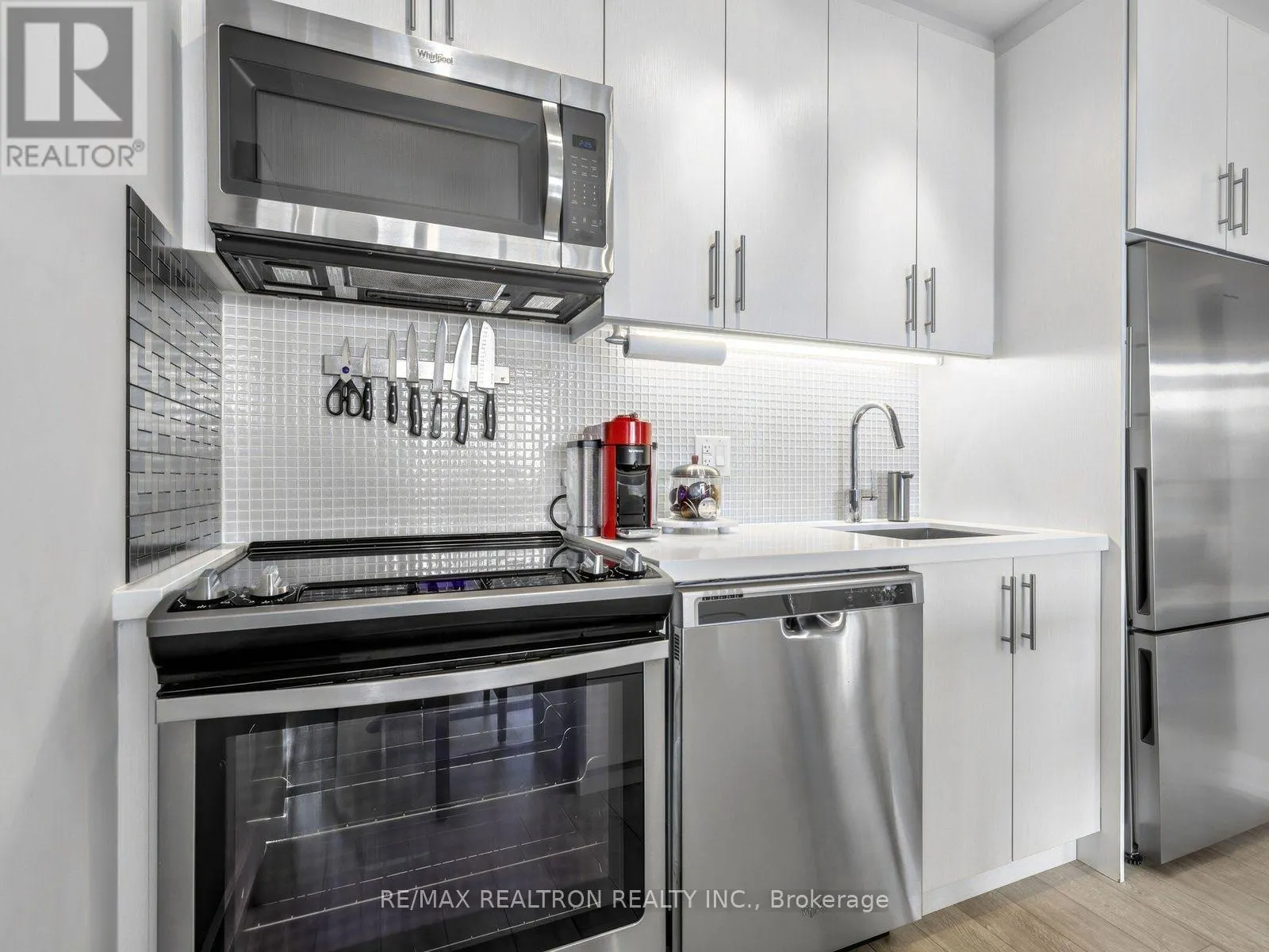 C301 - 301 SEA RAY AVENUE