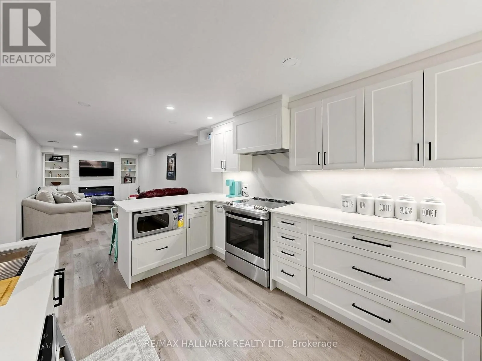 58 MARCHWOOD CRESCENT