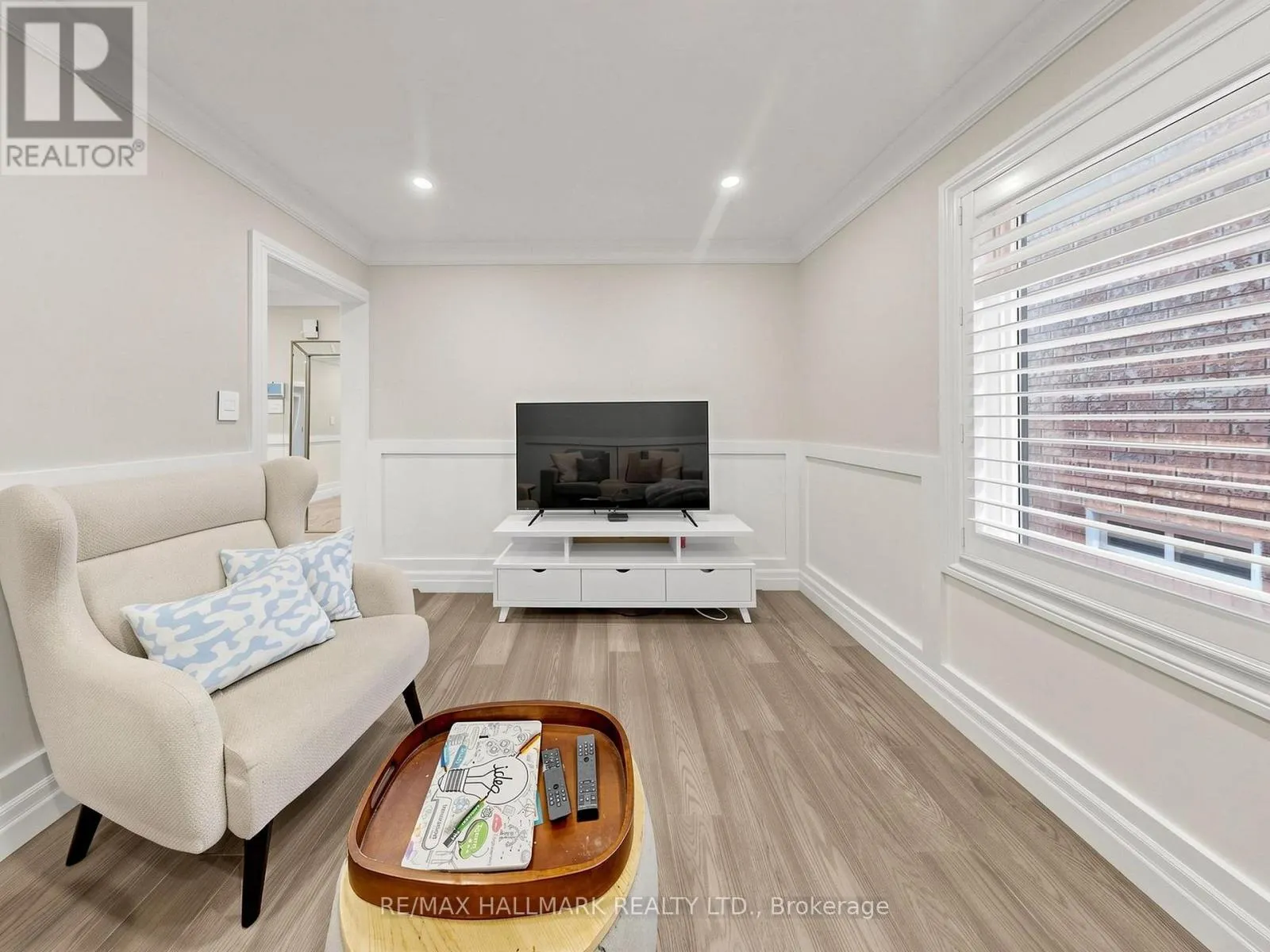 58 MARCHWOOD CRESCENT