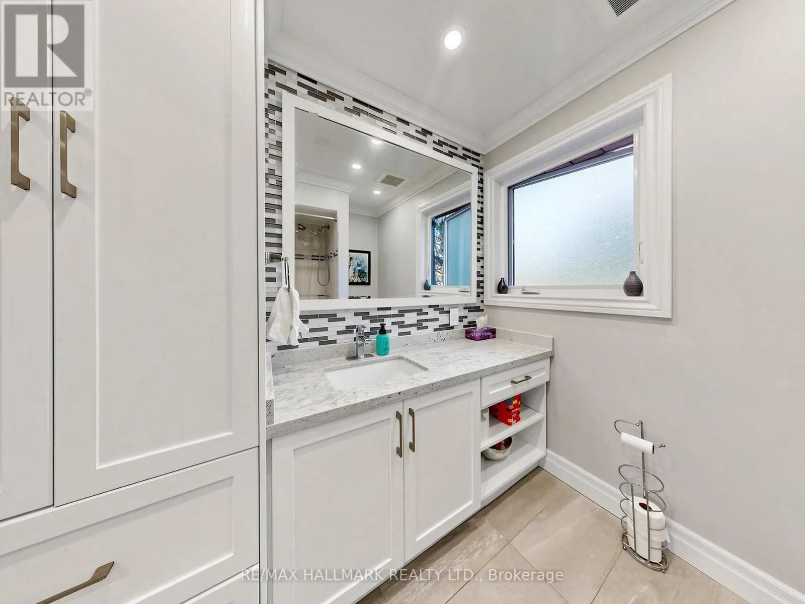 58 MARCHWOOD CRESCENT