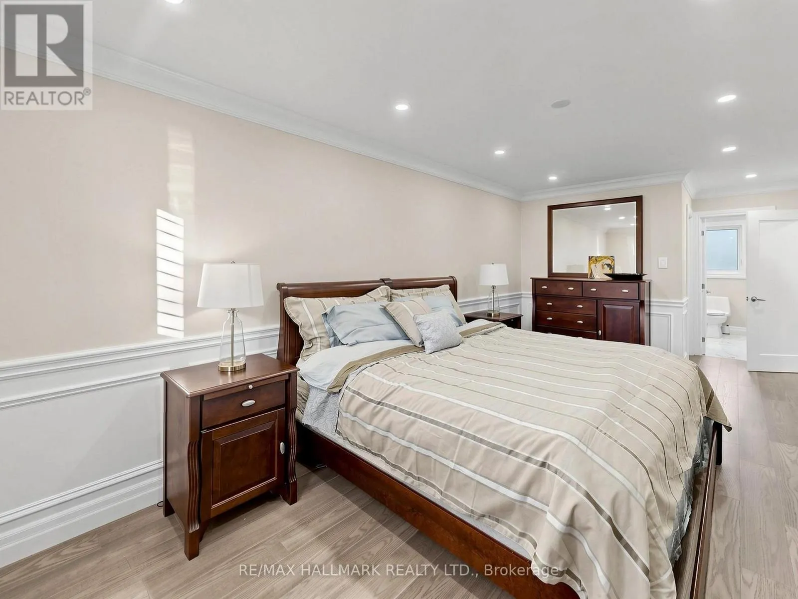 58 MARCHWOOD CRESCENT