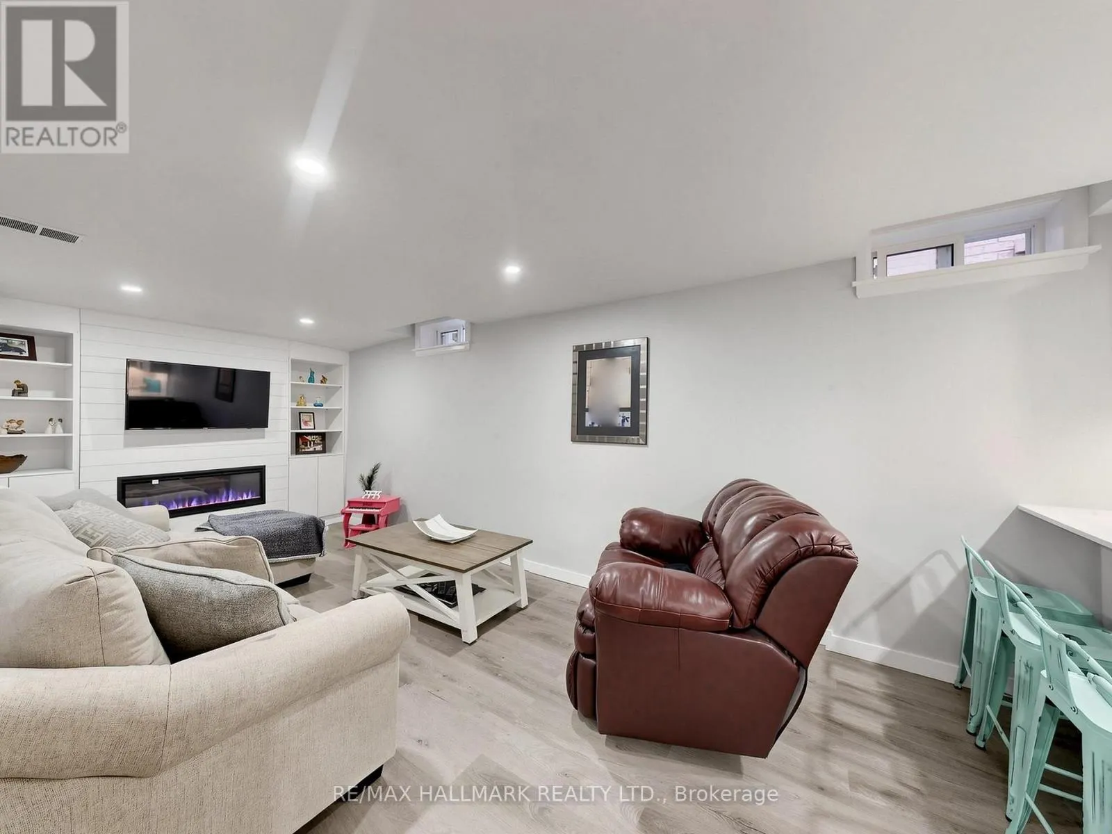 58 MARCHWOOD CRESCENT