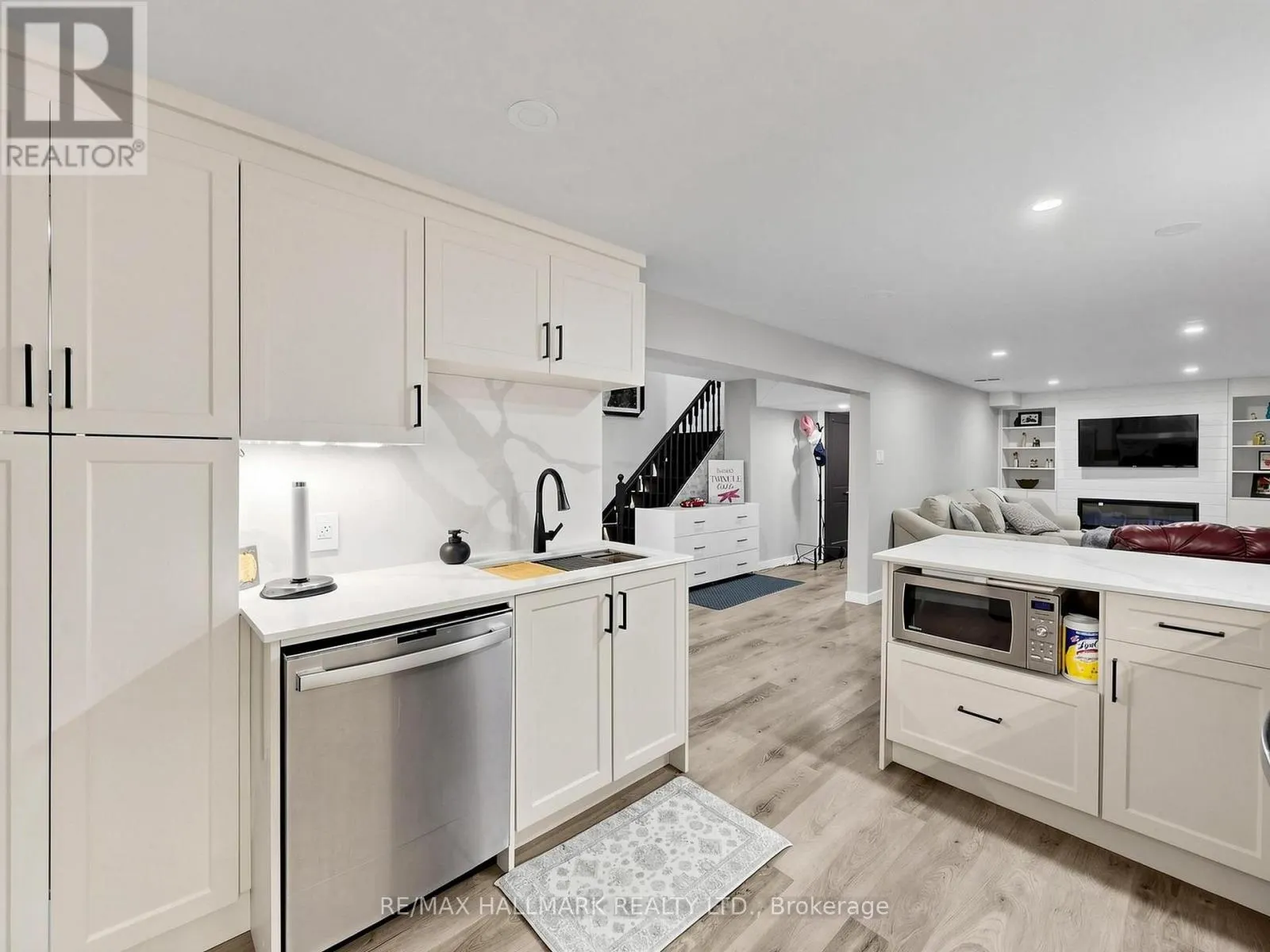 58 MARCHWOOD CRESCENT