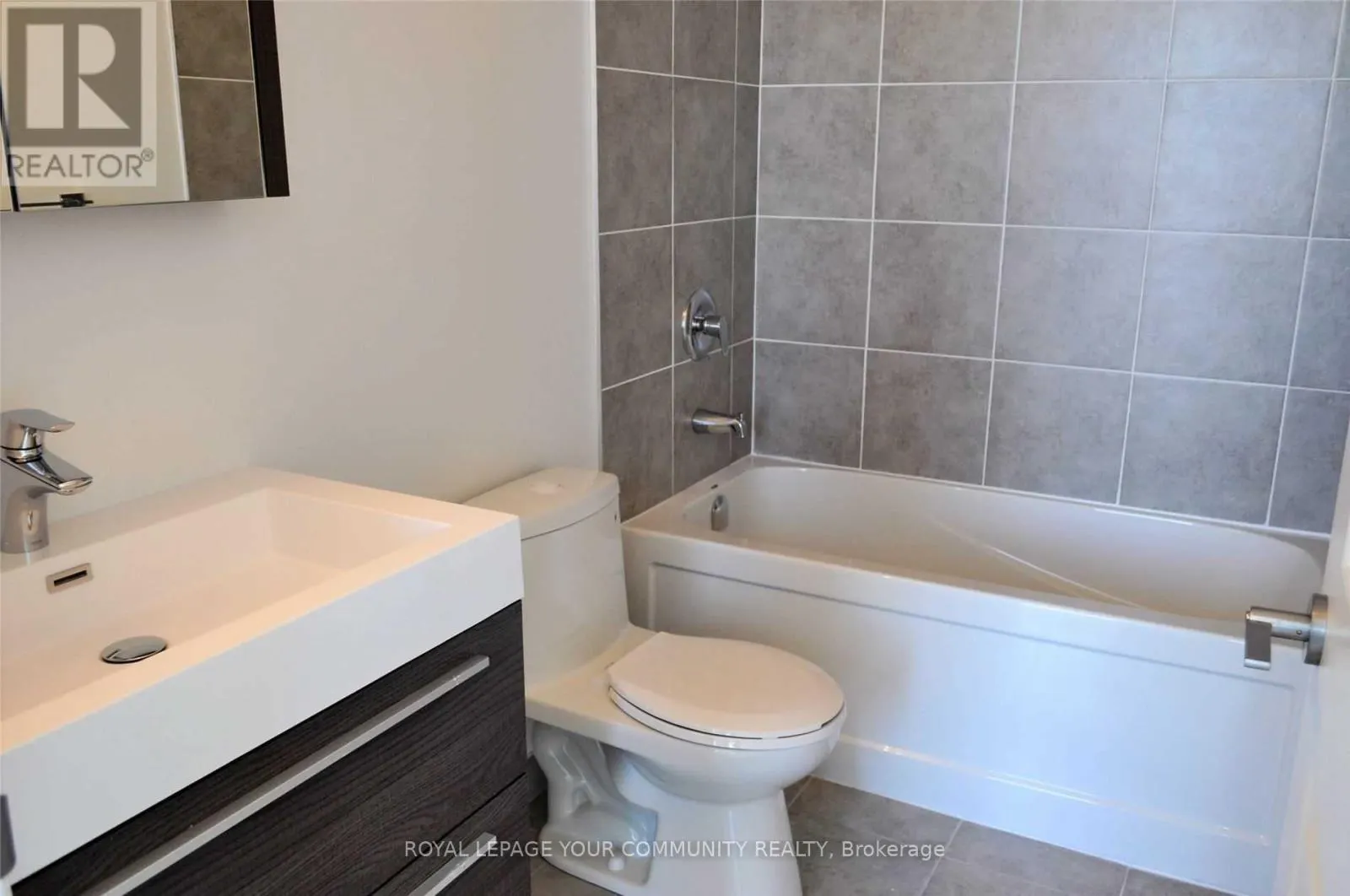 1217B - 8 ROUGE VALLEY DRIVE