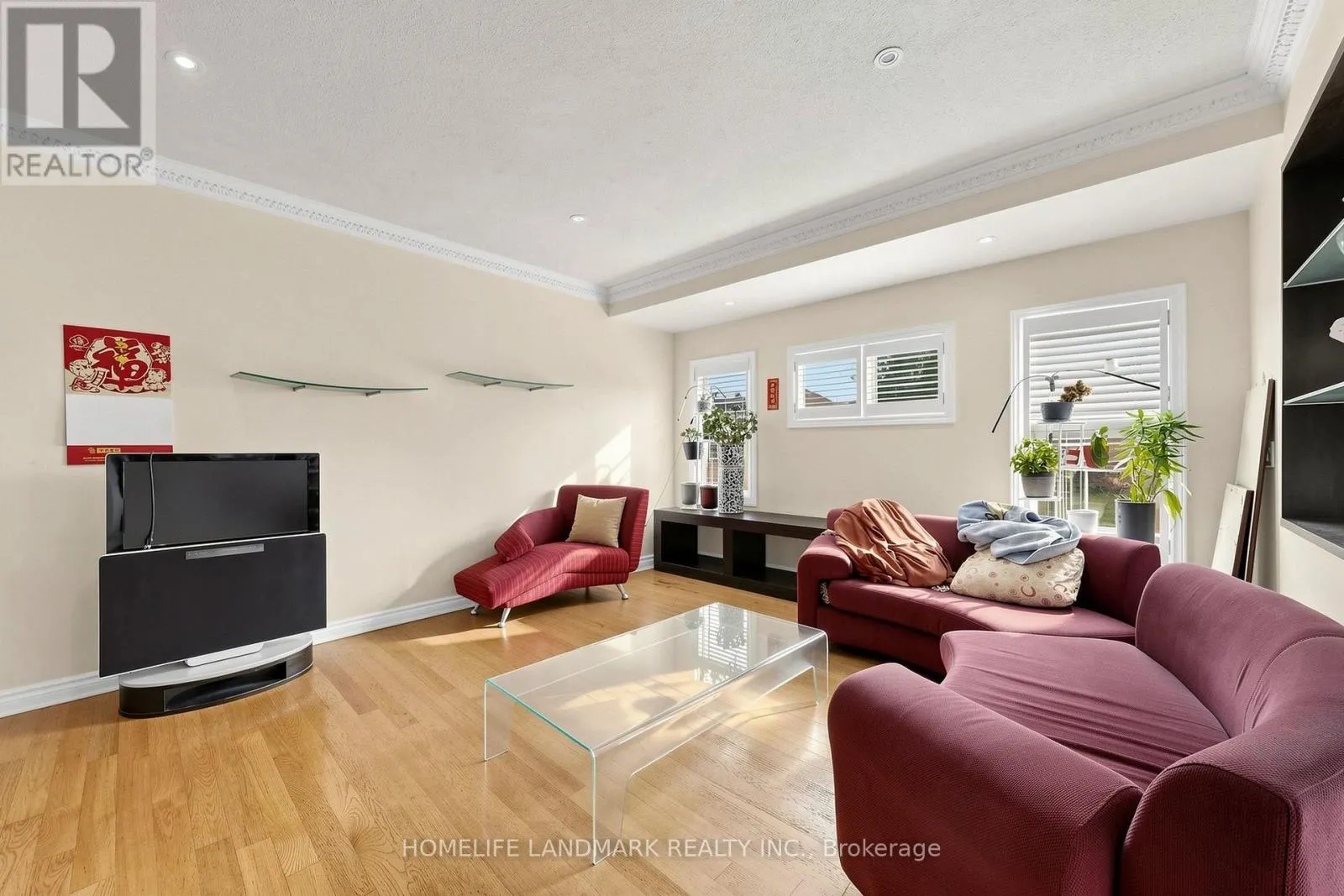 19 EDENBROOK CRESCENT
