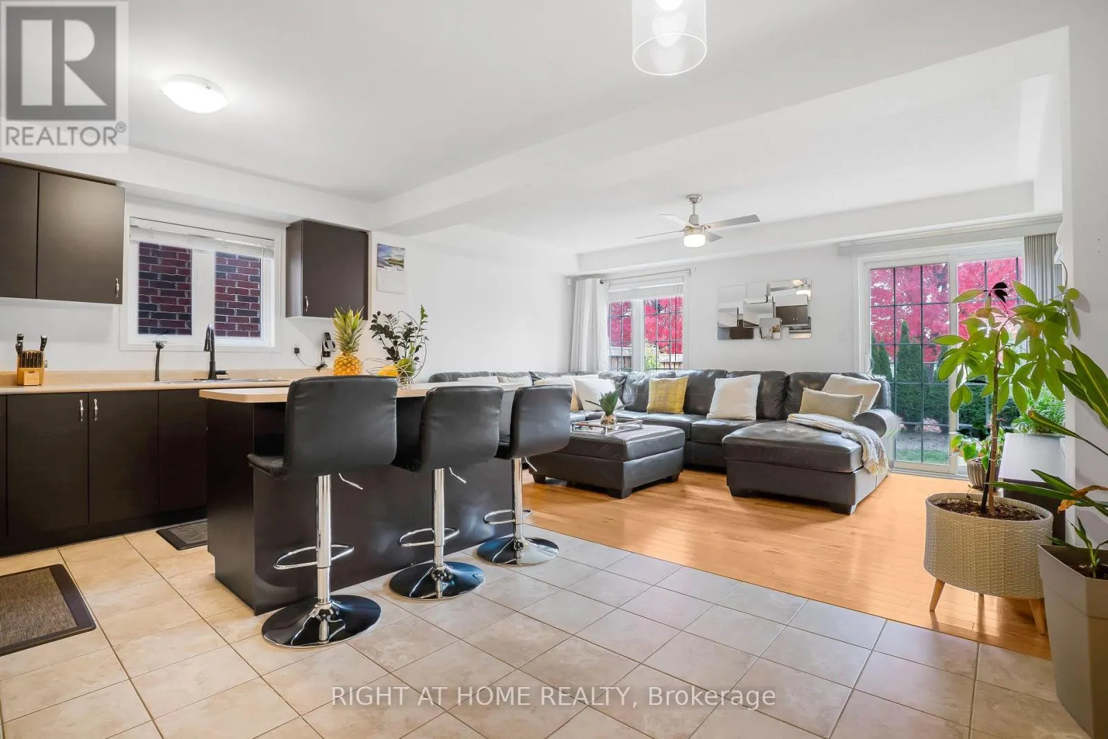 33 RUSSEL DRIVE