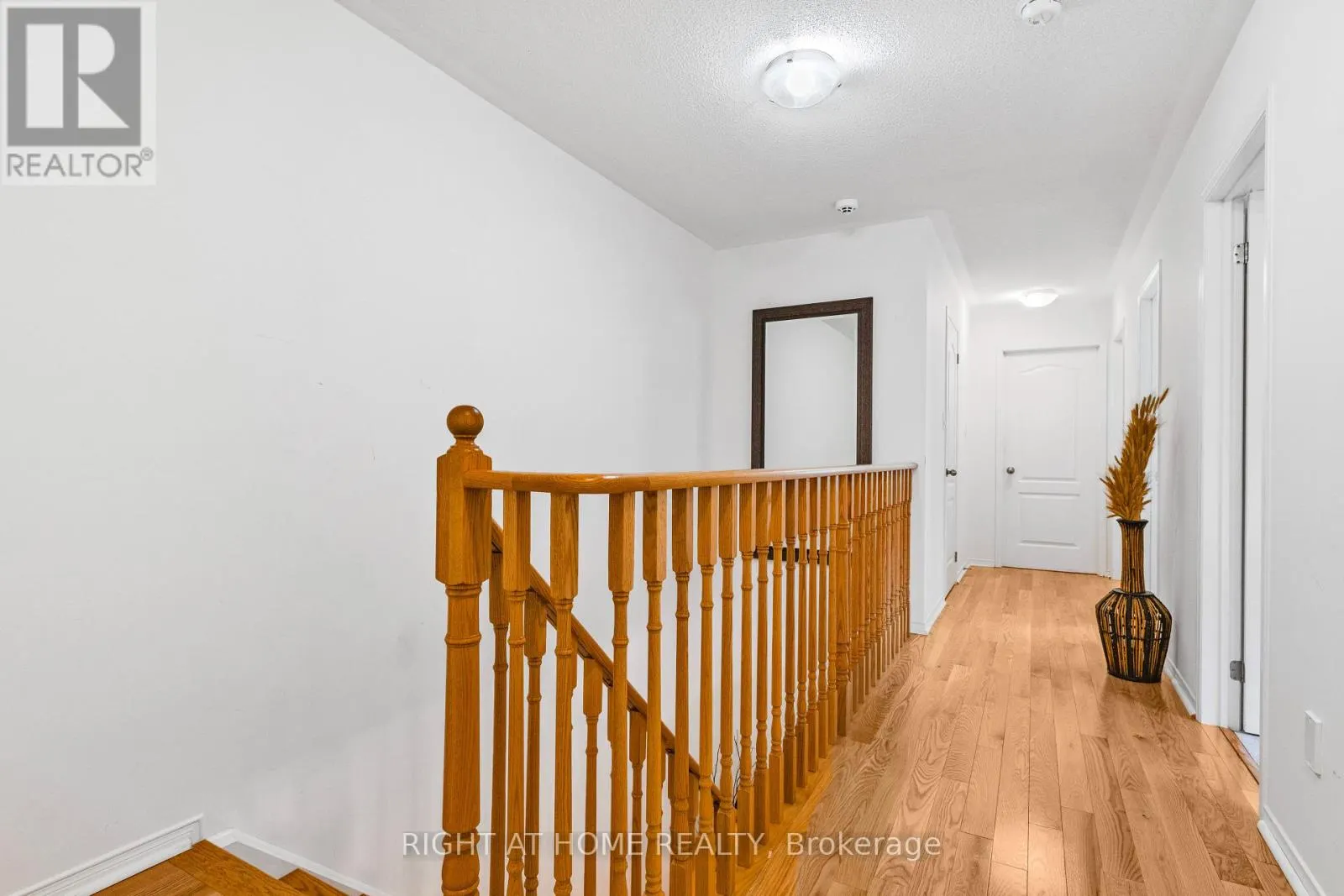 33 RUSSEL DRIVE