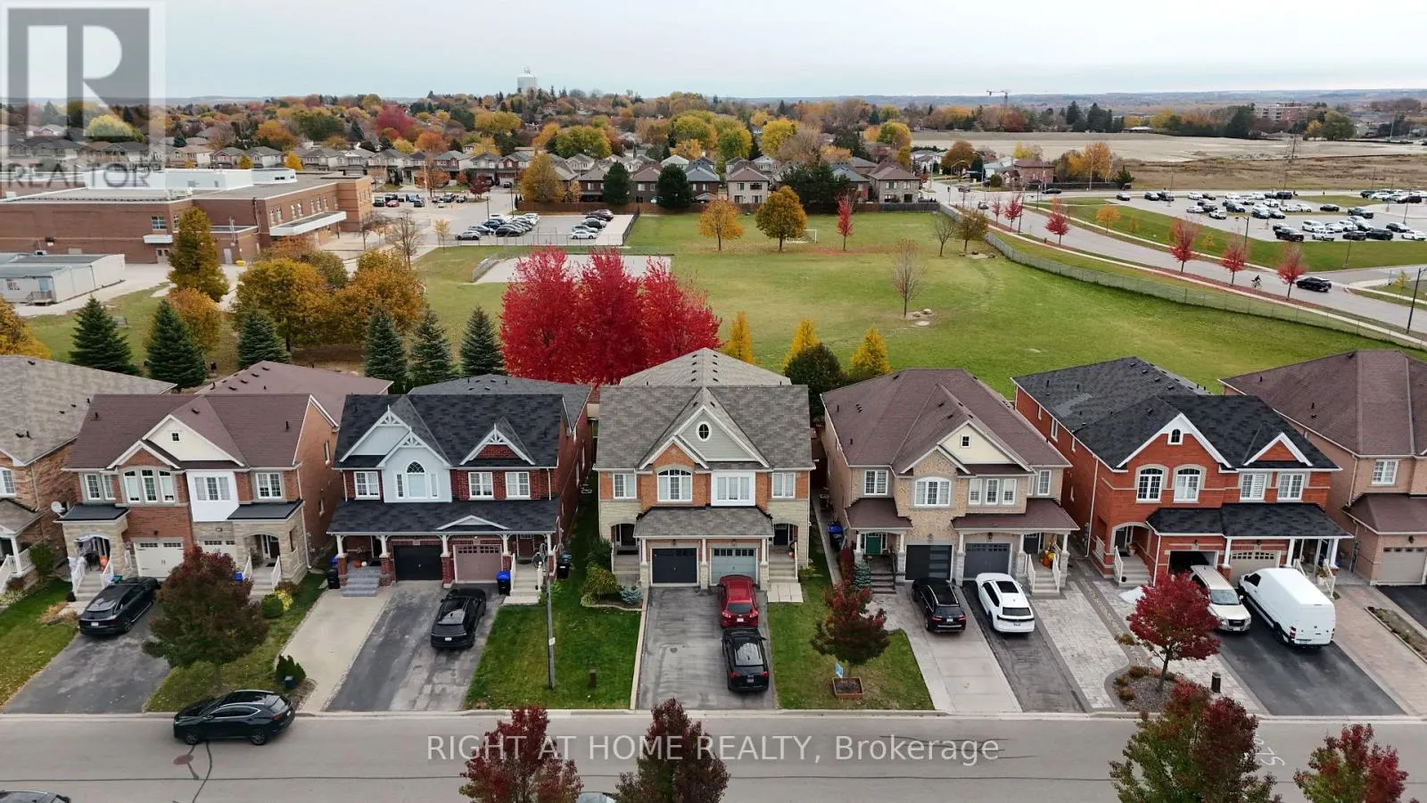 33 RUSSEL DRIVE