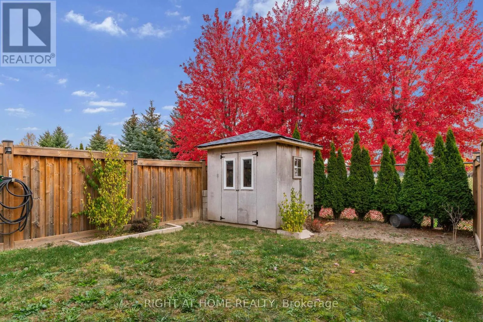 33 RUSSEL DRIVE