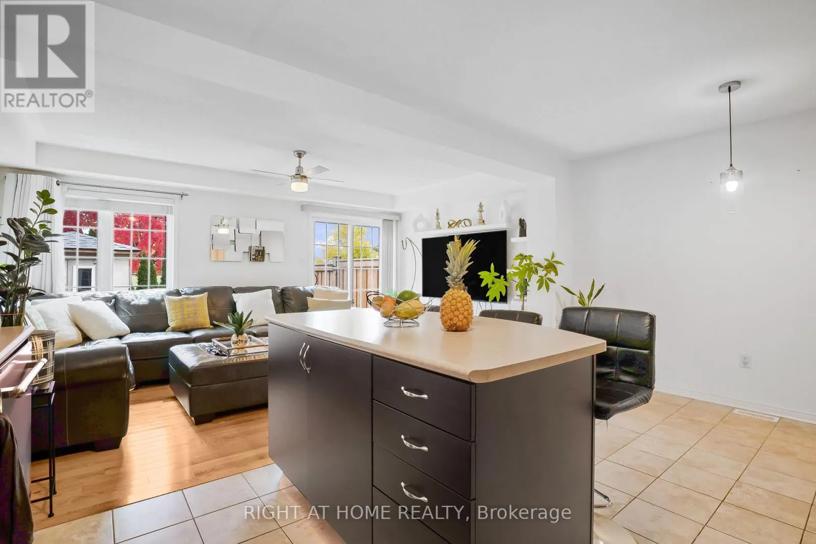 33 RUSSEL DRIVE