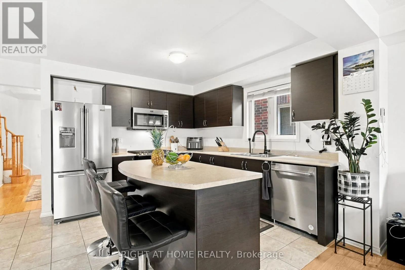 33 RUSSEL DRIVE